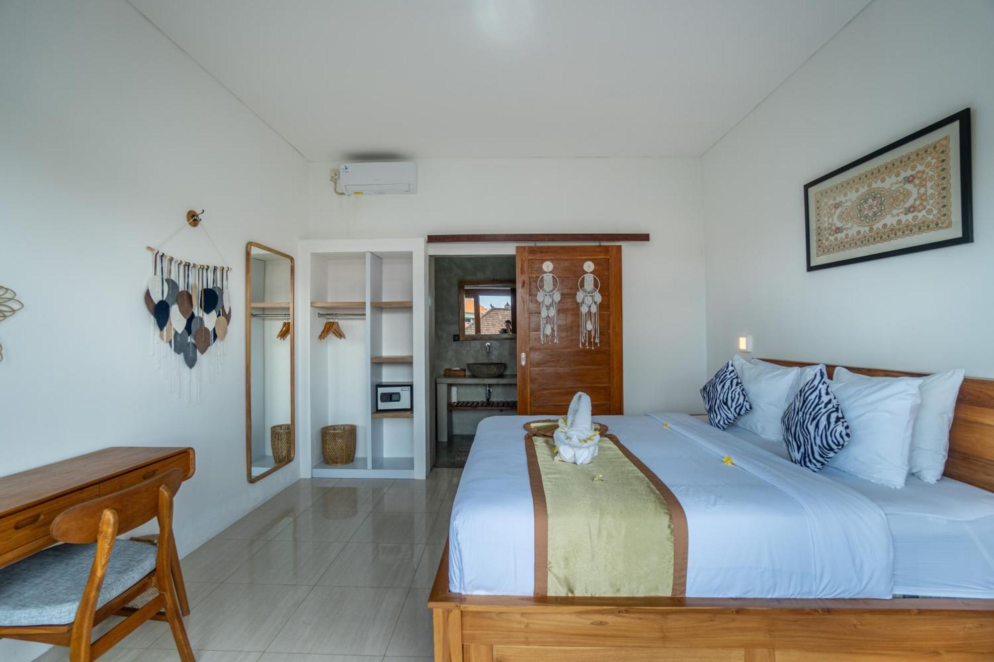 The Breeze Stay And Surf Canggu Екстериор снимка