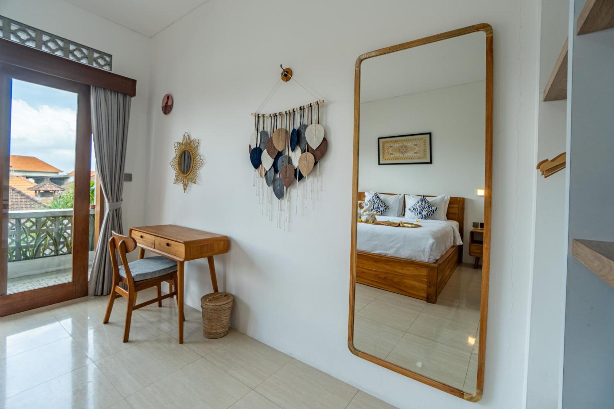 The Breeze Stay And Surf Canggu Екстериор снимка