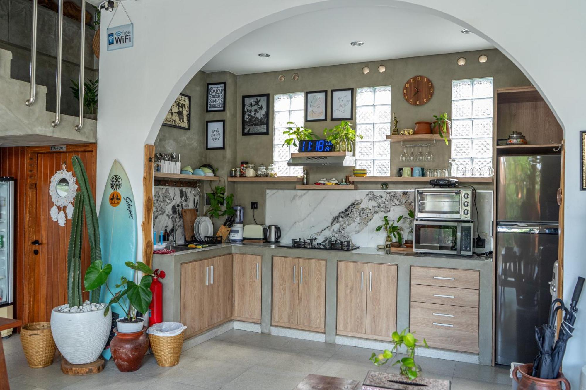The Breeze Stay And Surf Canggu Екстериор снимка