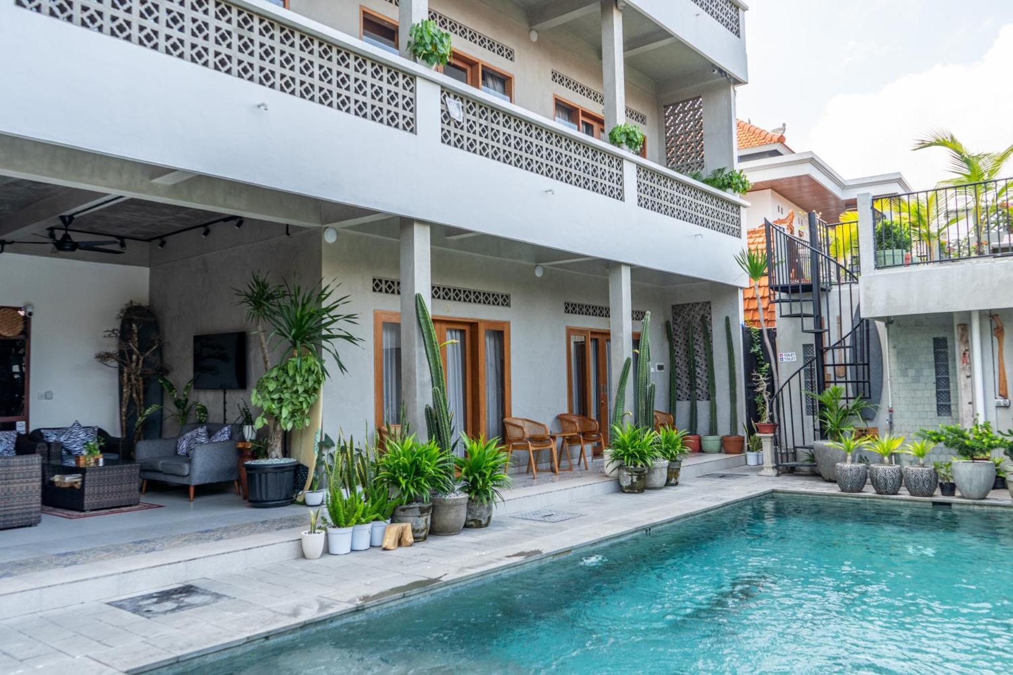 The Breeze Stay And Surf Canggu Екстериор снимка