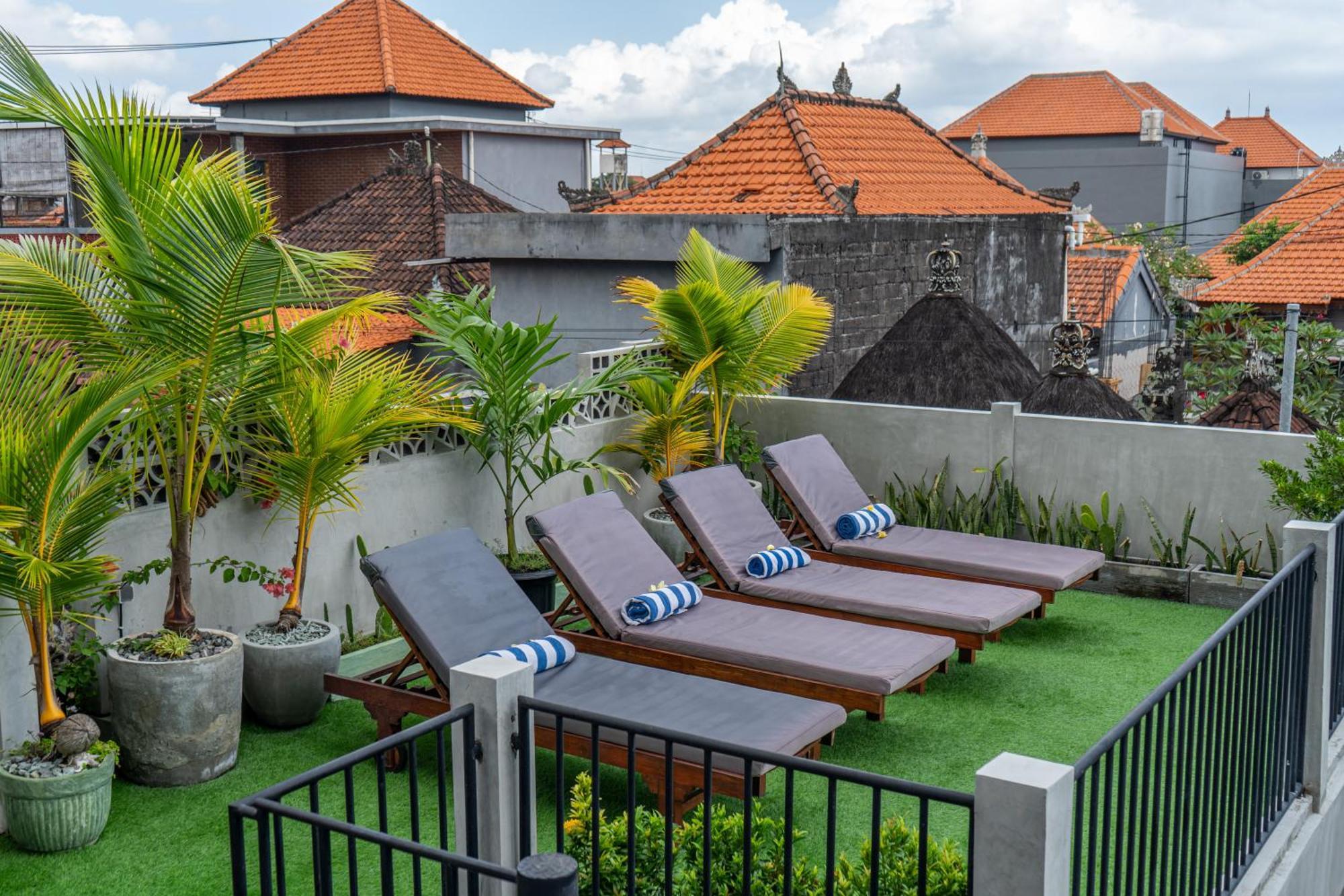 The Breeze Stay And Surf Canggu Екстериор снимка