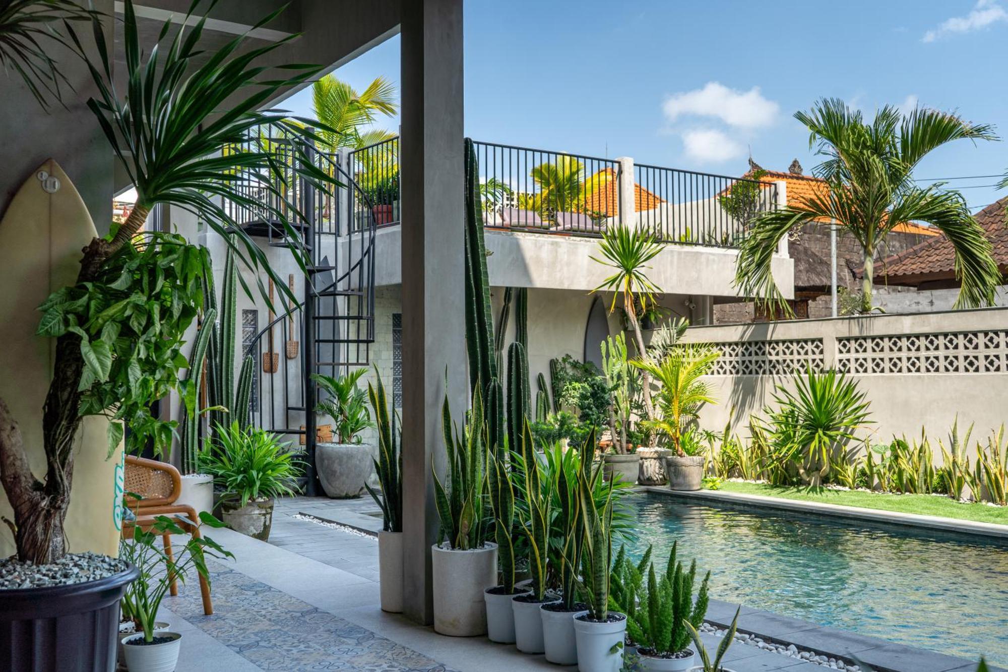 The Breeze Stay And Surf Canggu Екстериор снимка