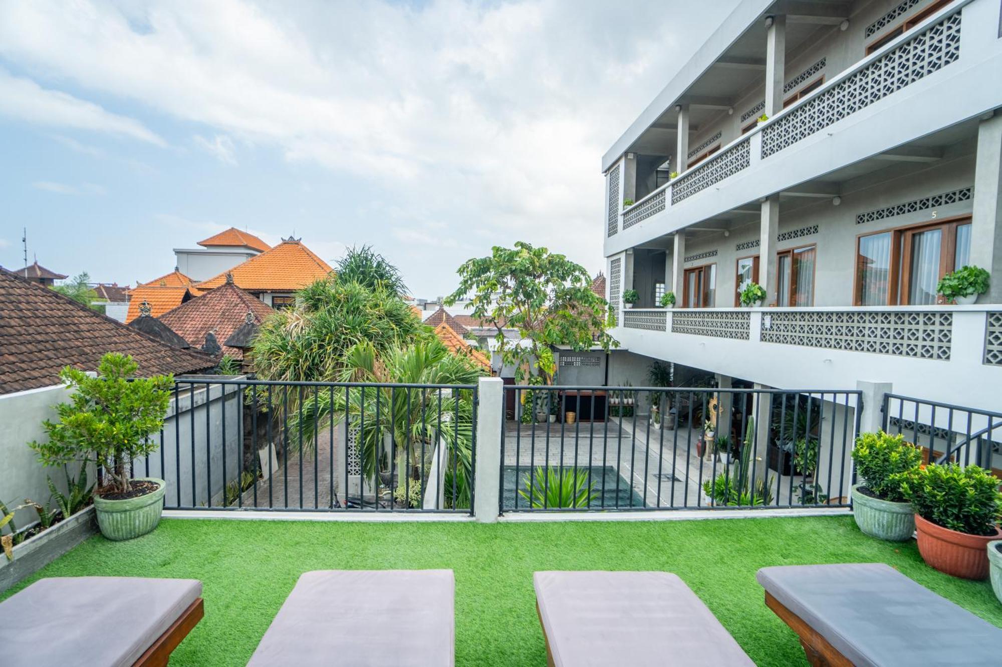 The Breeze Stay And Surf Canggu Екстериор снимка