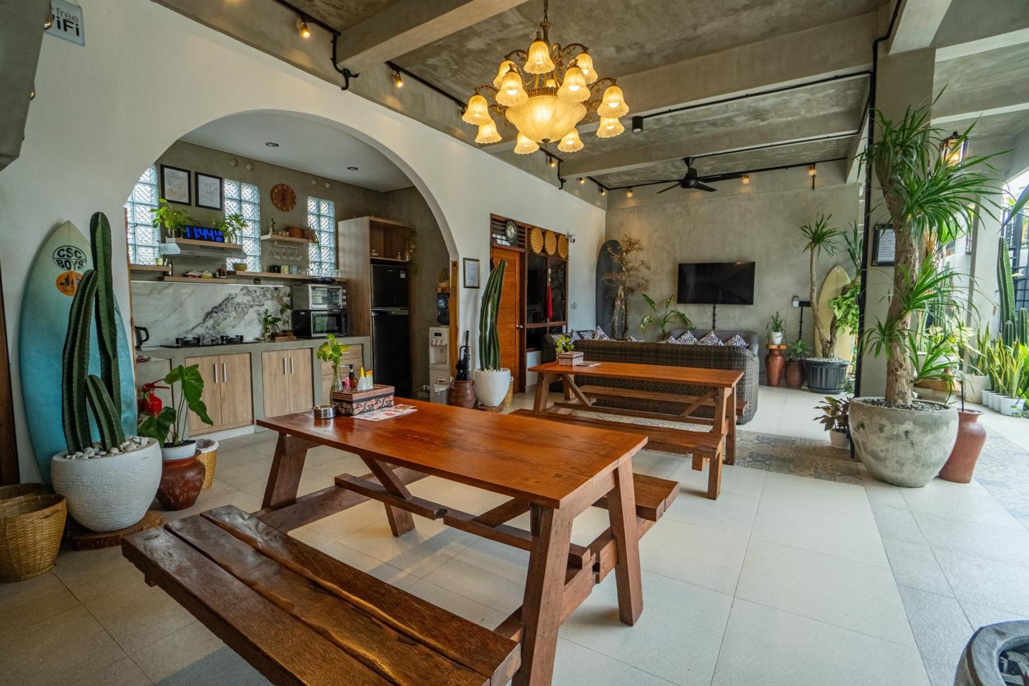 The Breeze Stay And Surf Canggu Екстериор снимка