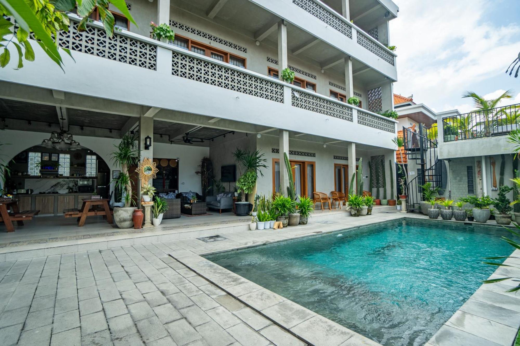 The Breeze Stay And Surf Canggu Екстериор снимка