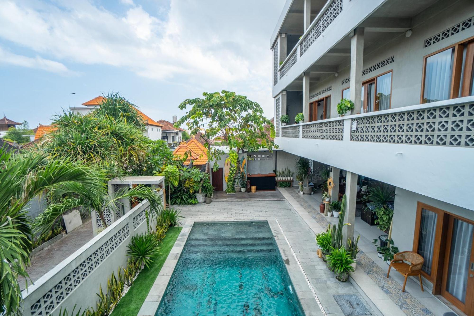 The Breeze Stay And Surf Canggu Екстериор снимка