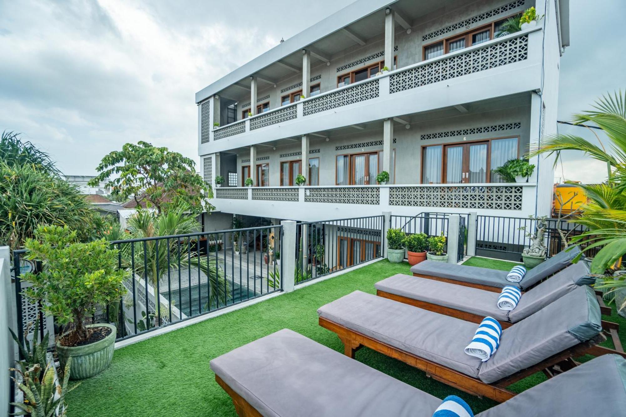 The Breeze Stay And Surf Canggu Екстериор снимка