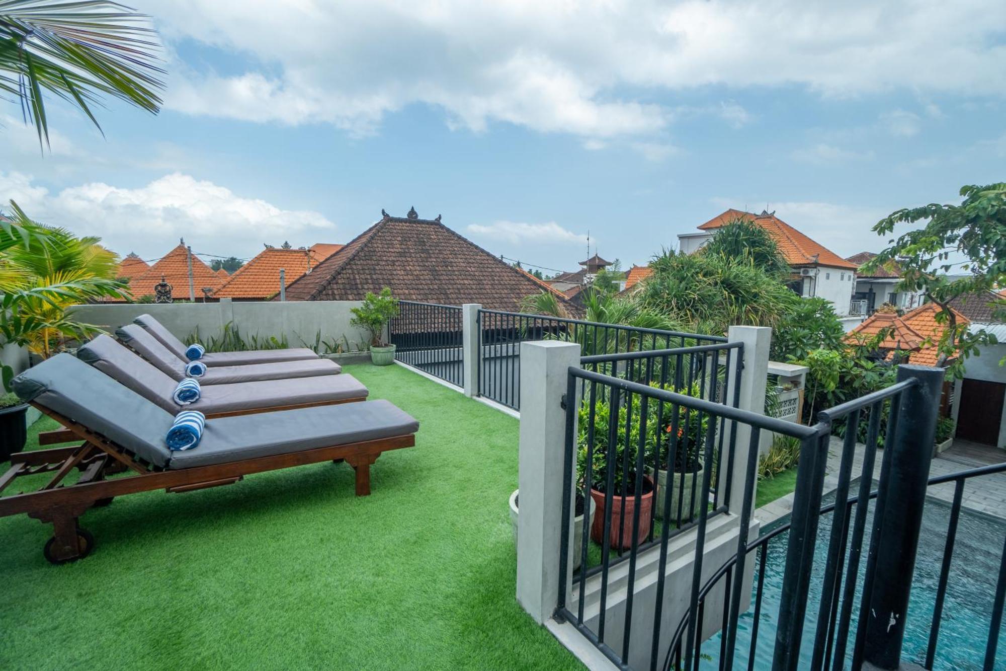 The Breeze Stay And Surf Canggu Екстериор снимка
